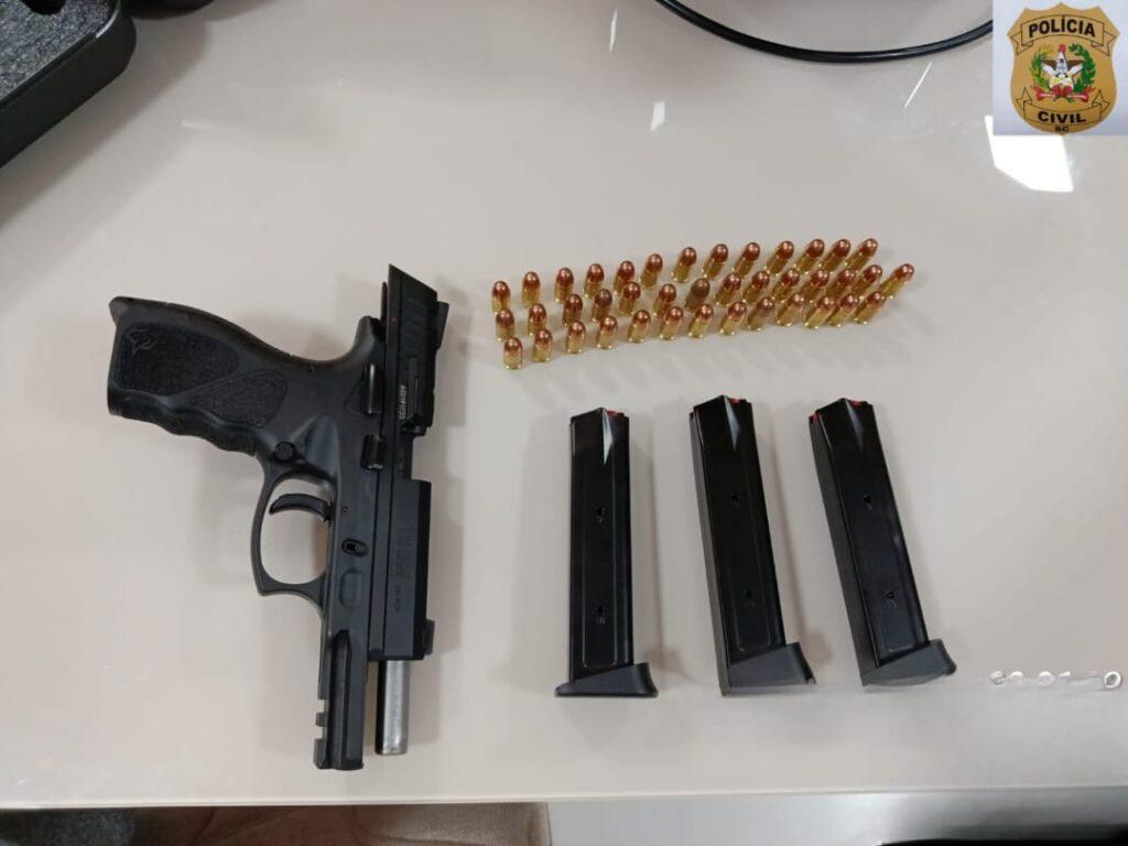 PCSC apreende arma de fogo em ação contra violência doméstica em Joinville