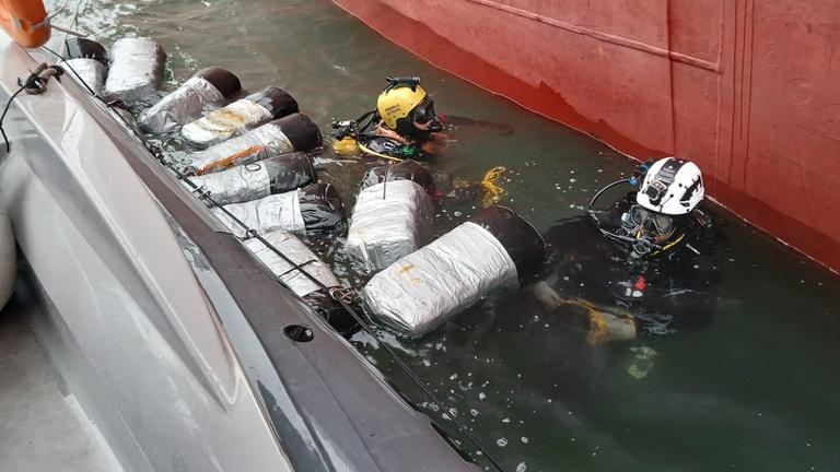 PF apreende mais de 300 kg de drogas no Porto de Santos