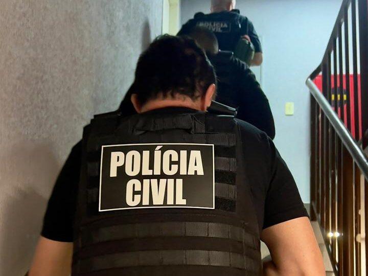 Polícia Civil cumpre mandado de busca e apreensão em investigação de extorsão contra advogado em Blumenau