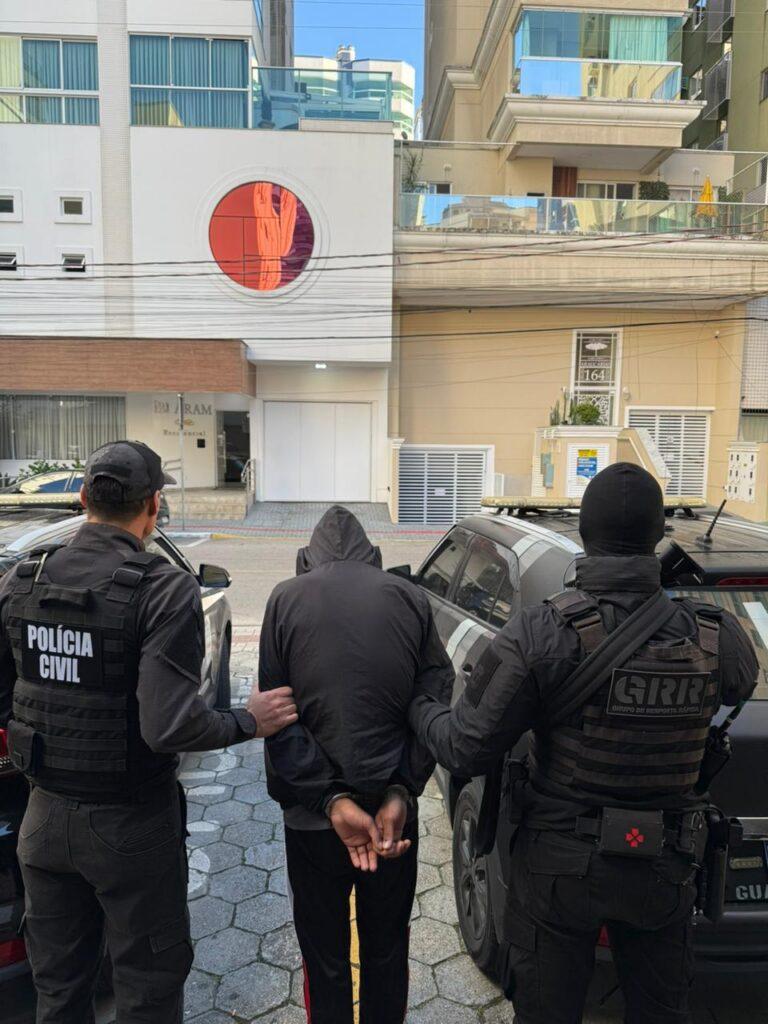 Polícia Civil identifica autores de roubo em Porto Belo e prende homem com drogas