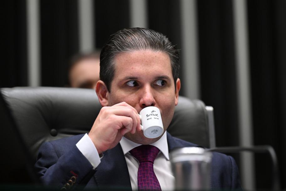 Senado cobra BC sobre empréstimo ligado à cunhada de Hugo Motta