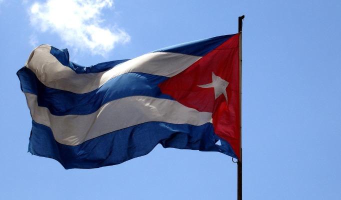 Cubanos lideram pedidos de refúgio e fogem em massa para o Brasil