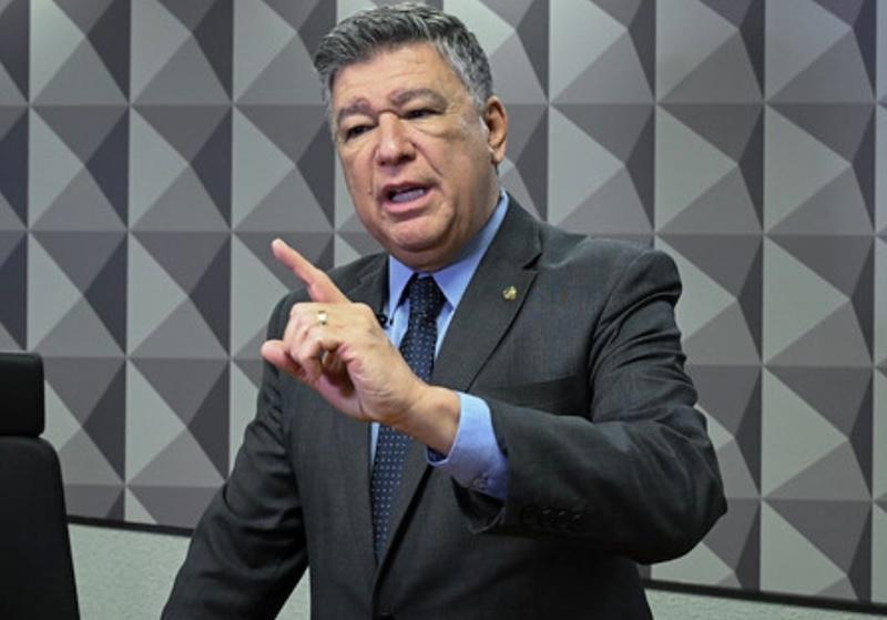 INSS restabelece dinheiroduto para Contag e Viana protesta