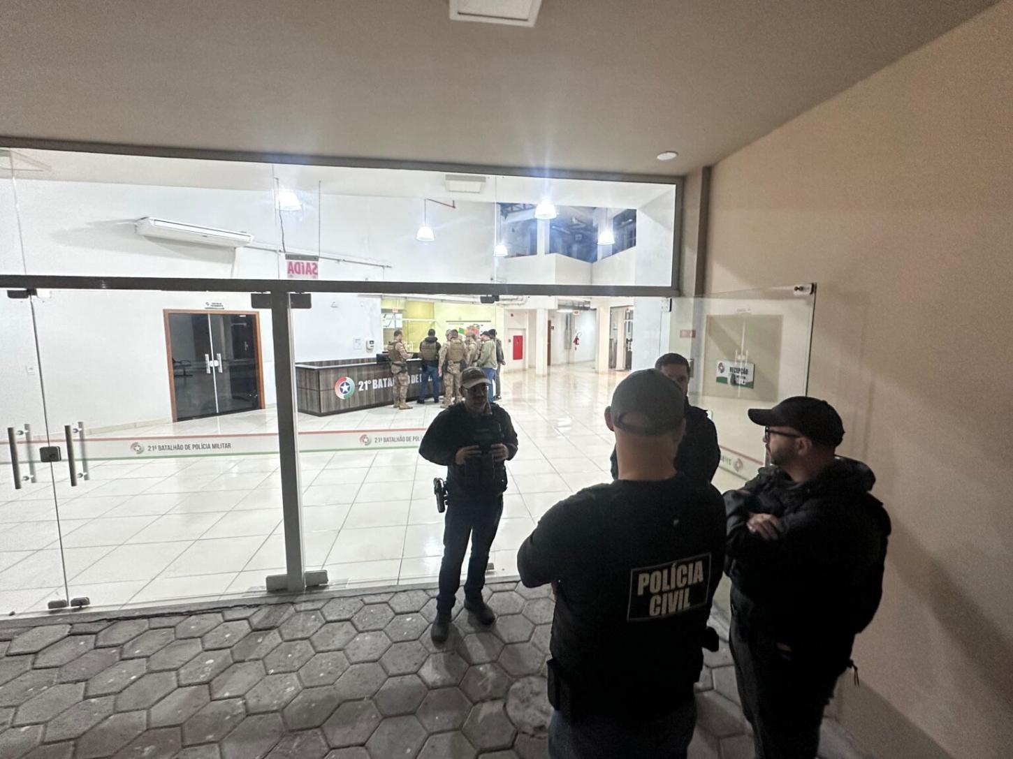 Polícia Civil deflagra operação contra núcleo financeiro ligado a líder de facção criminosa