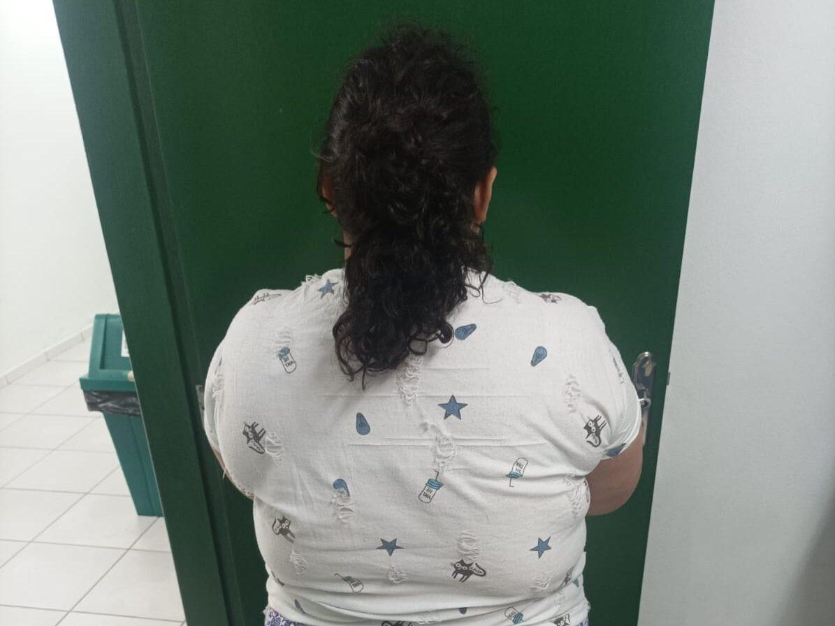 Polícia Civil prende mulher de 37 anos que se passava por criança de 12 para aplicar golpes em Joinville