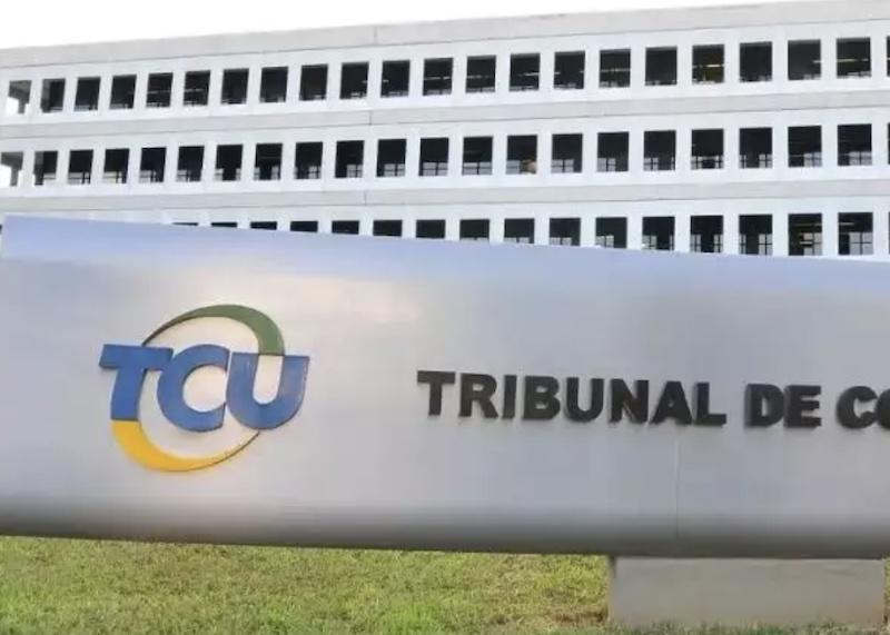 TCU descobre escândalo de horas extras e expõe privilégios na cúpula da Câmara