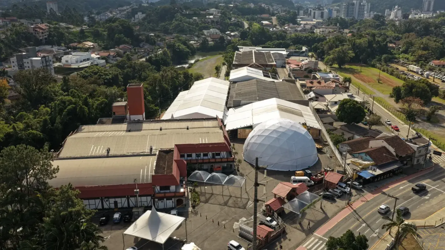 Expo 150 abriu as portas em Jaraguá do Sul com dança, música e foco em inovação industrial