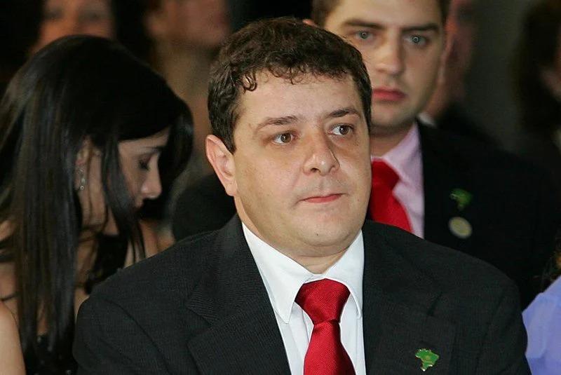 Filho de Lula é investigado por tráfico de influência e corrupção