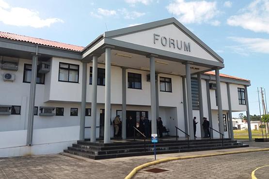 Homem que matou taxista com dezenas de facadas é condenado pelo Tribunal do Júri em Jaguaruna