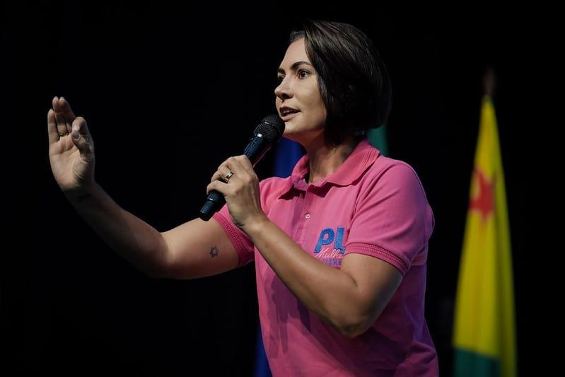 Michelle Bolsonaro deixa presidência do PL Mulher