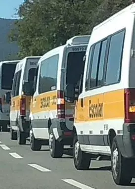 MPSC obtém condenação de homem que falsificou certificados de segurança e inspeção de 159 veículos destinados ao transporte escolar
