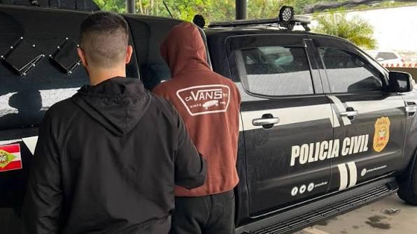 Polícia Civil prende professor de artes marciais condenado por tráfico de drogas, organização criminosa e comércio ilegal de arma de fogo