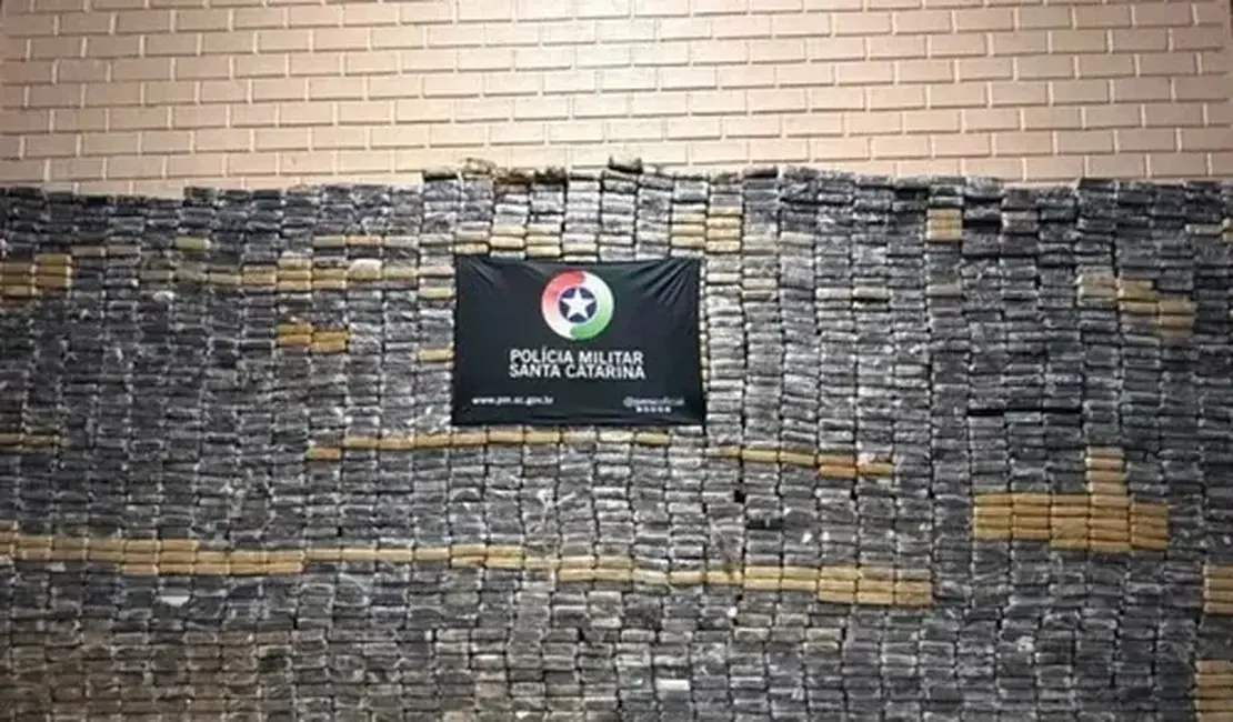 Polícia encontra 3,5 toneladas de cocaína escondidas em casas vazias de Navegantes e Blumenau