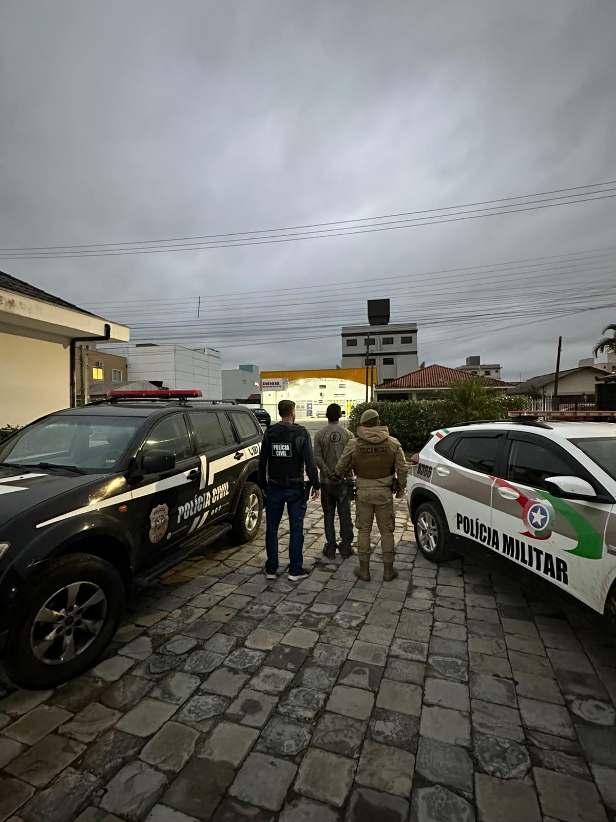 Polícia prende autor de roubo com emprego de arma de fogo