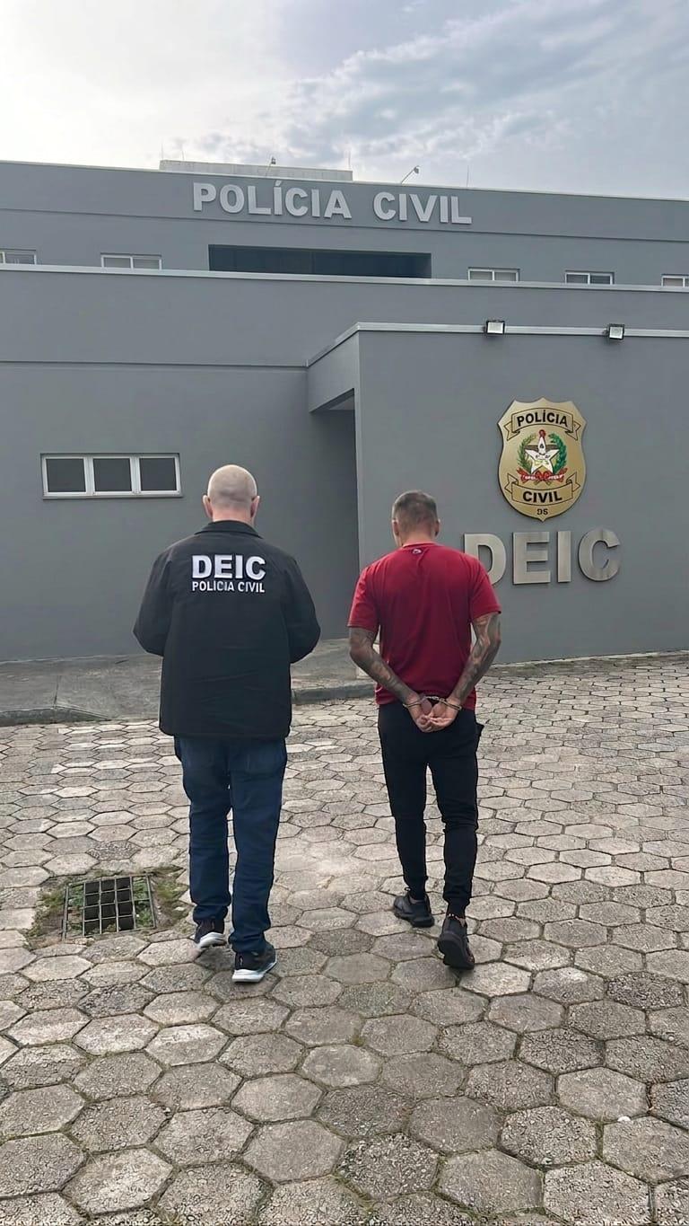 Empresário preso e conduzido à sede da DEIC