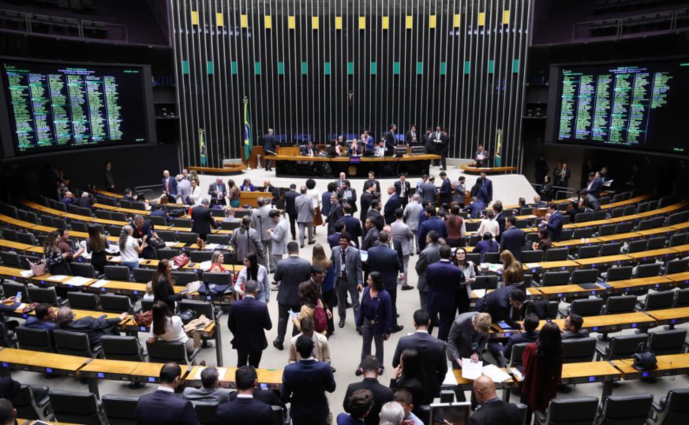 Deputados já nos custaram mais de R$584 milhões só este ano