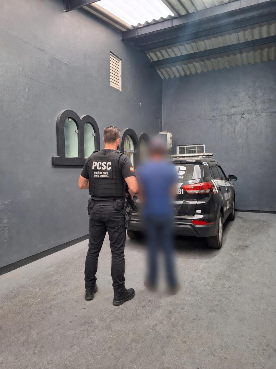 DIC de Lages prende homem condenado a mais de 27 anos de prisão