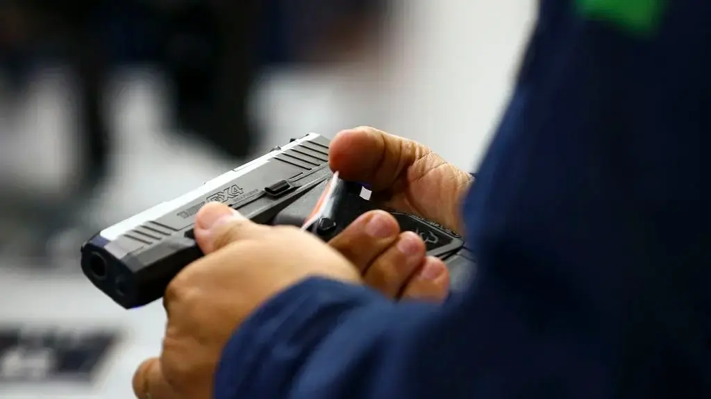 PF começa a notificar donos de armas com registro vencido para regularização