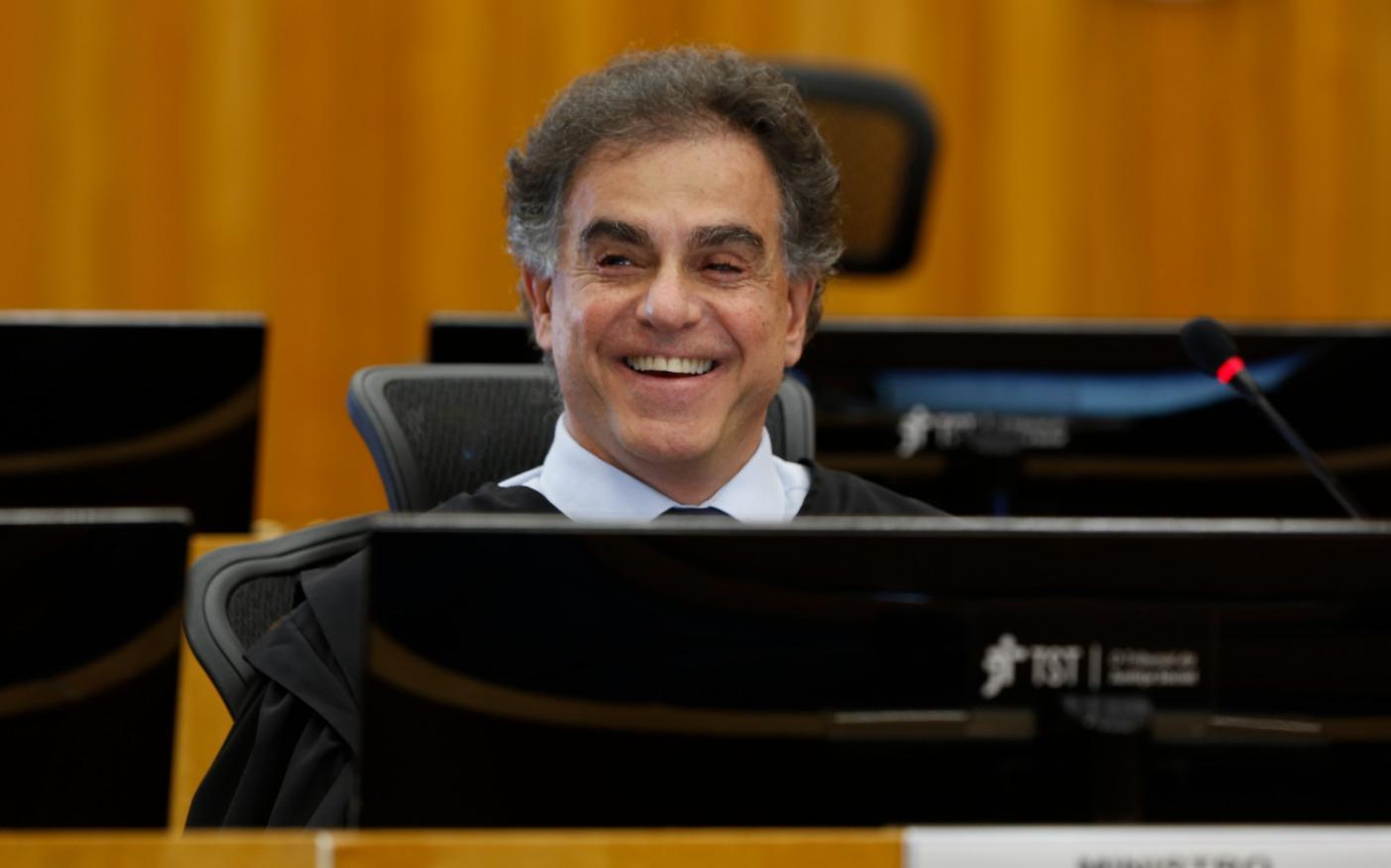 Presidente do TST cria mais um penduricalho de 15% na Justiça do Trabalho