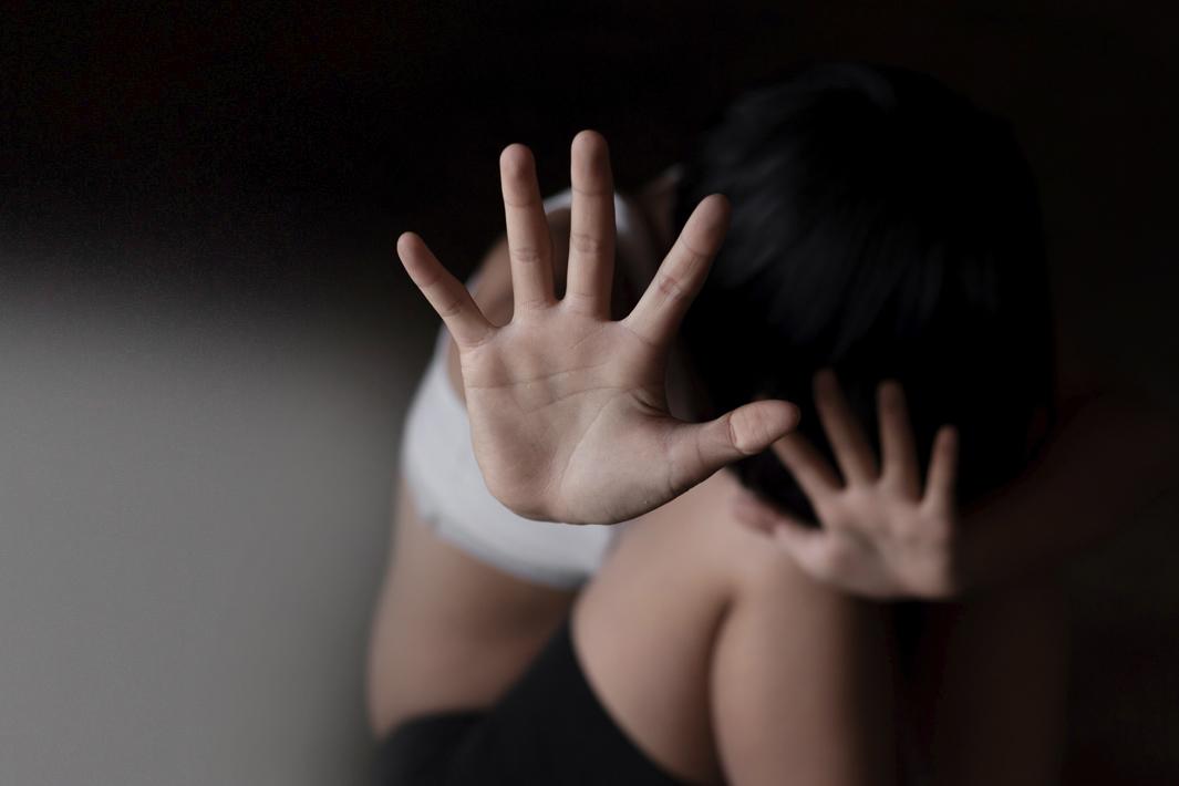 Mais de 62 anos de prisão para homem que abusou das netas da companheira