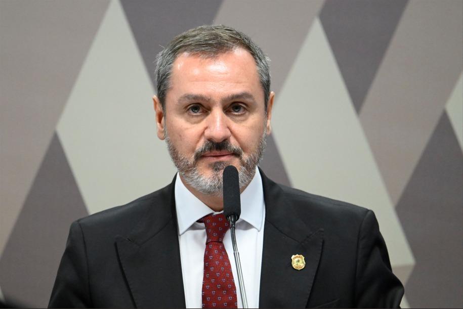 Mendonça questiona versão de Andrei e quer saber se delegados sofreram pressão