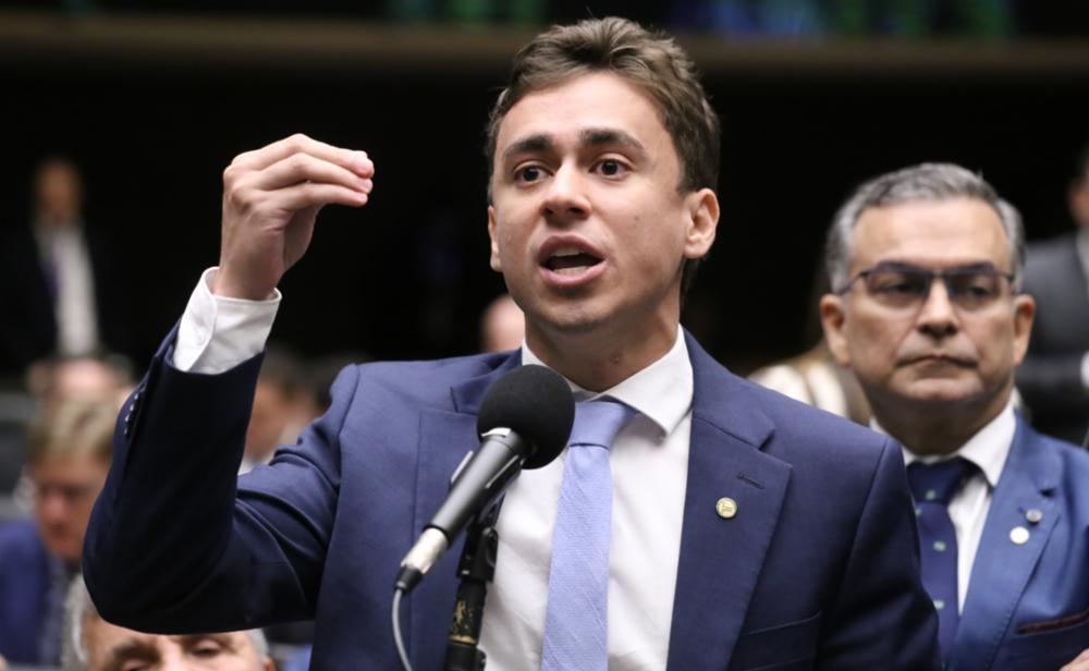 Nikolas Ferreira pede investigação e prisão do ministro Alexandre de Moraes
