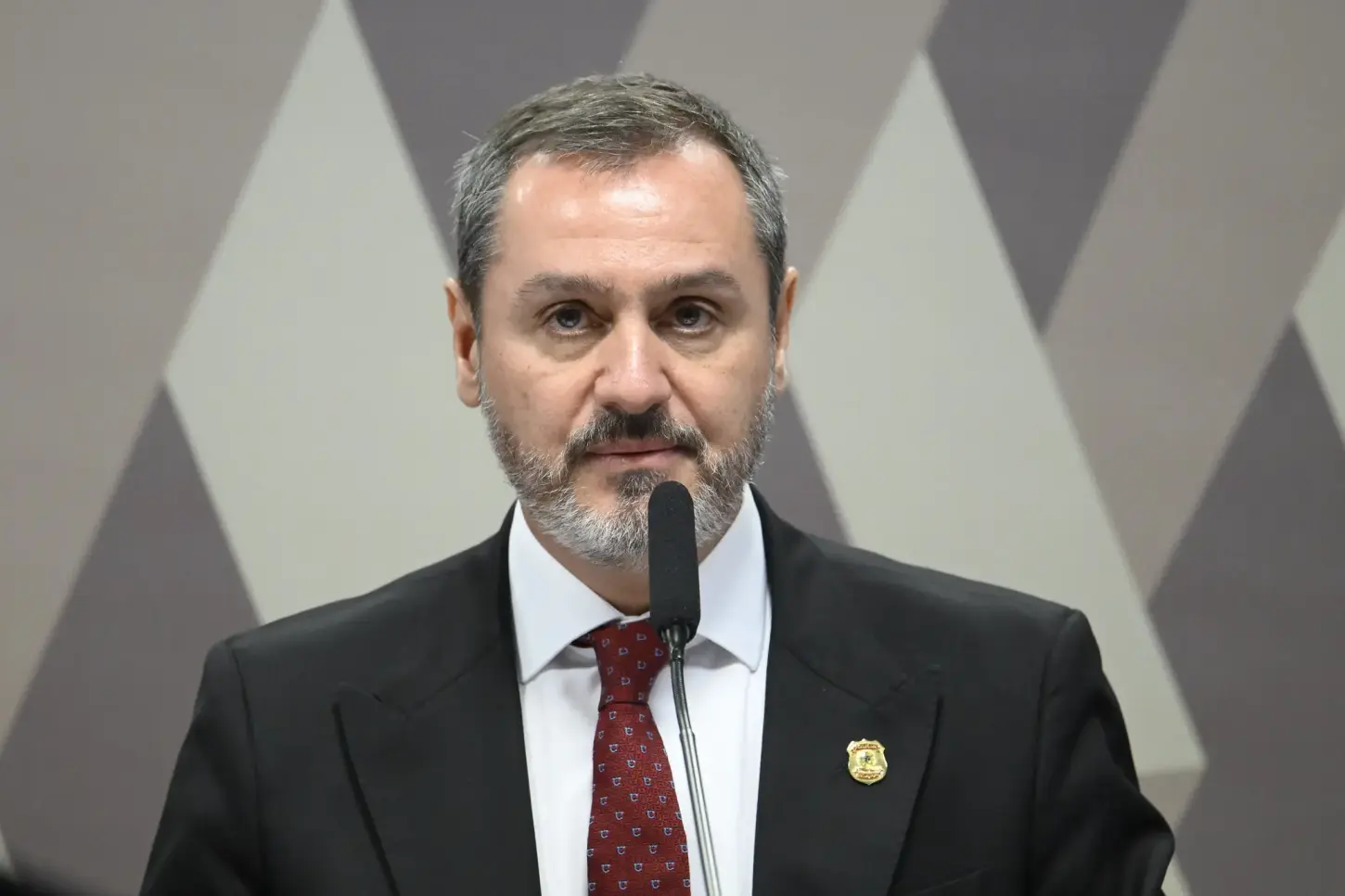 Novo recorre ao STF para restabelecer afastamento do diretor-geral da PF