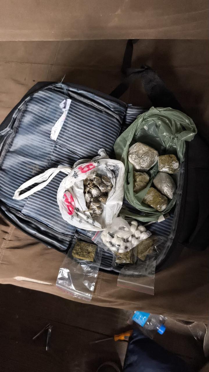 Parte do material apreendido na operação