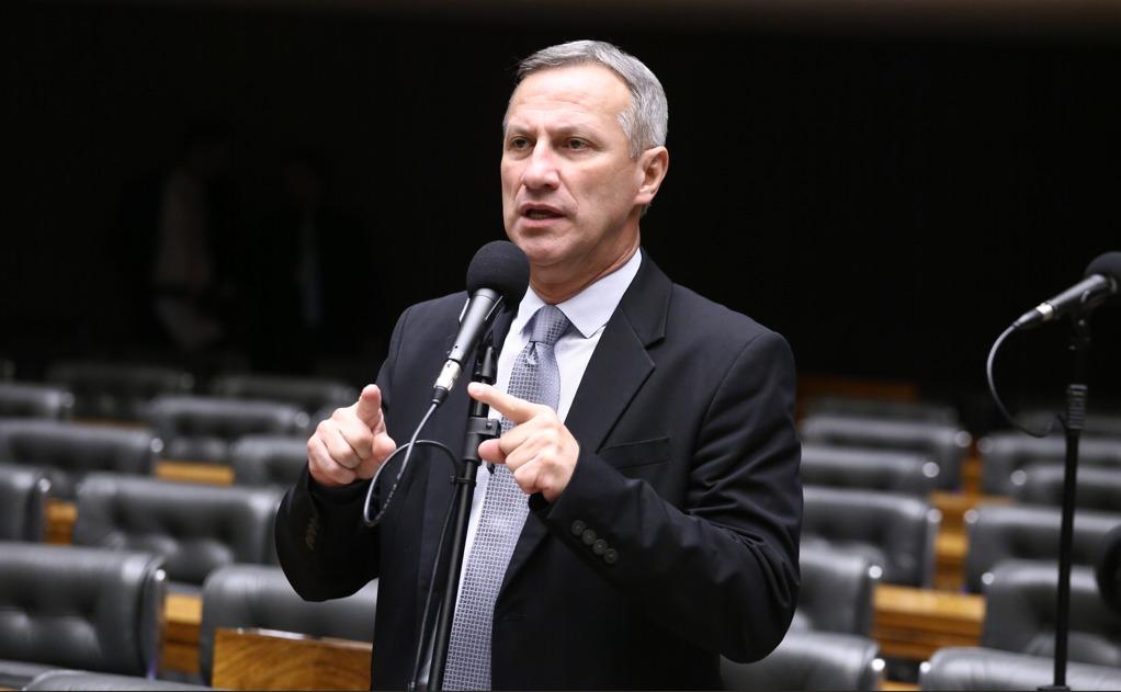 Sanderson aciona o TCU para investigar o uso do Alvorada por Lula