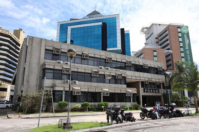 Três integrantes de facção criminosa são condenados a mais de 60 anos de prisão por morte de adolescente em São José