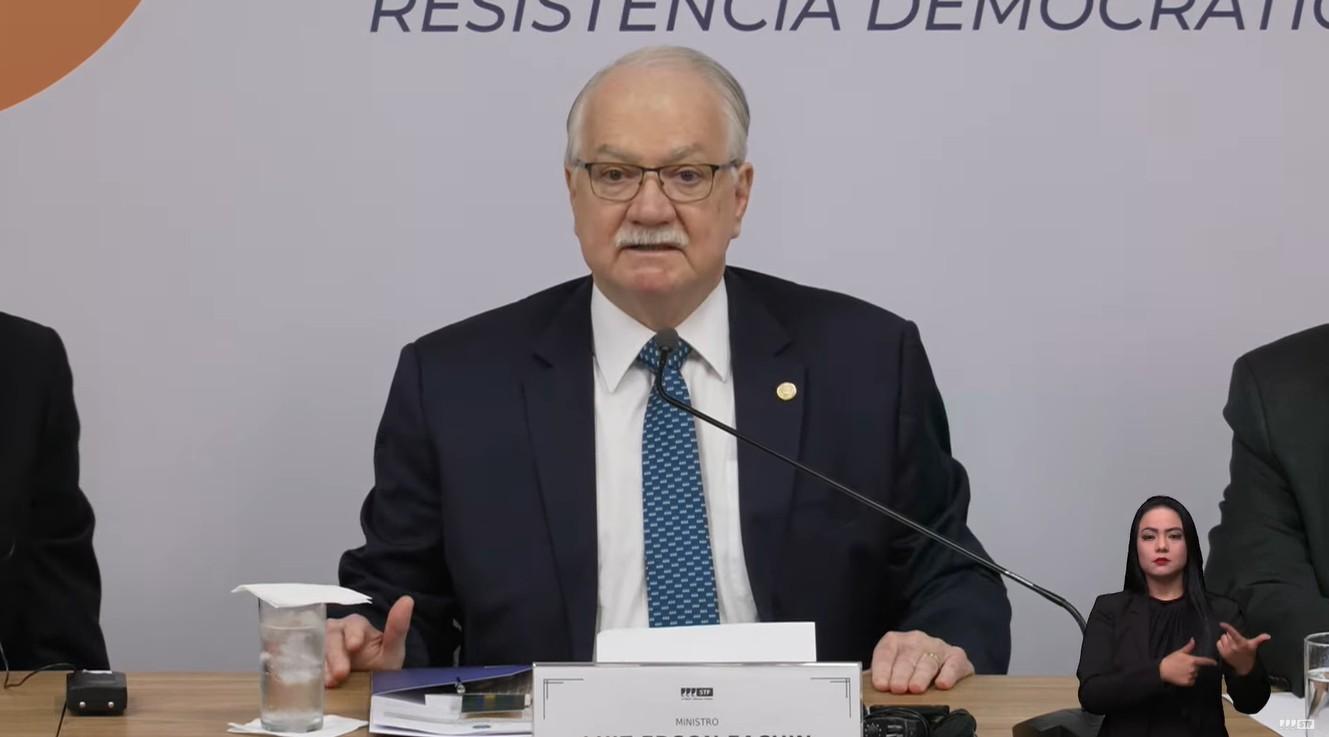 Treze ex-presidentes do STF cobram de Fachin investigação rigorosa do escândalo Moraes/Vorcaro