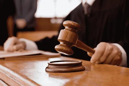 Casal é condenado por tráfico de pessoas para fins de adoção ilegal no Alto Vale