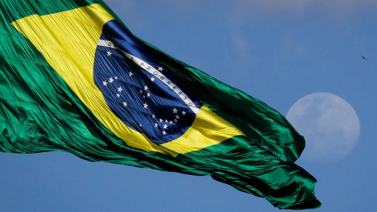 FMI reduz previsão de crescimento do Brasil para 2,2% em 2026.