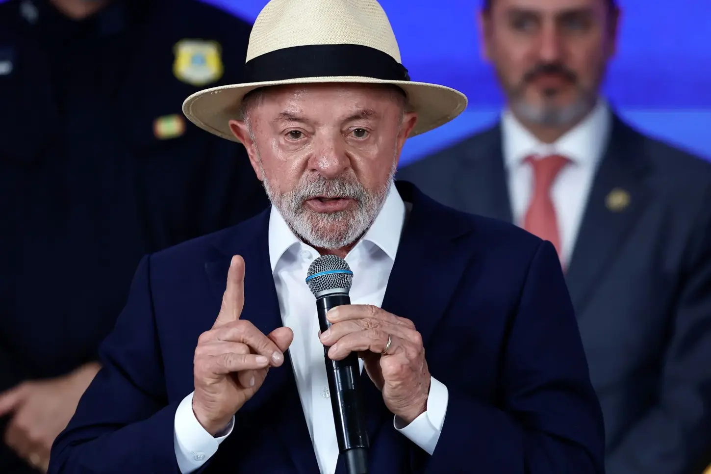 Lula defende “saidinha” de presos e cita direito à convivência familiar