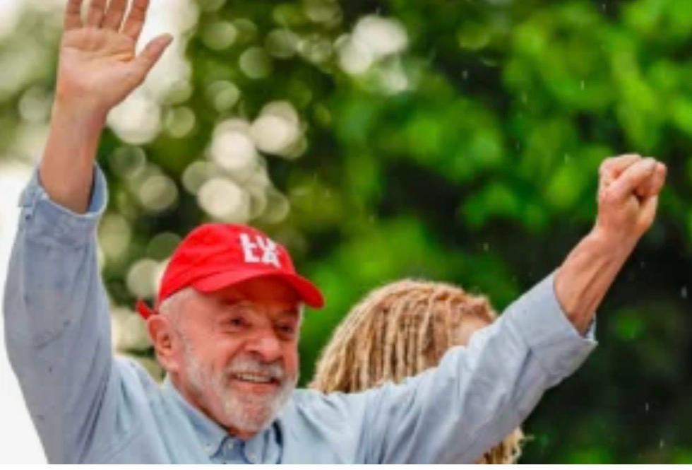 Lula vence Flávio Bolsonaro com vantagem esmagadora nos presídios; veja números