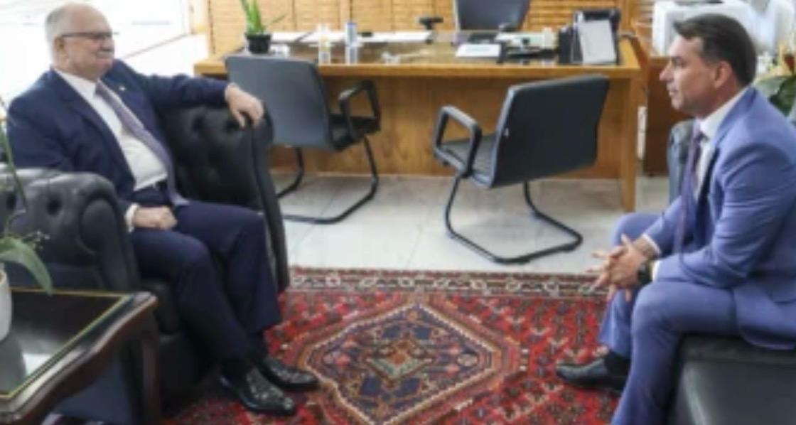 Ministros do STF que hostilizaram Bolsonaro agora querem negociar com Flávio