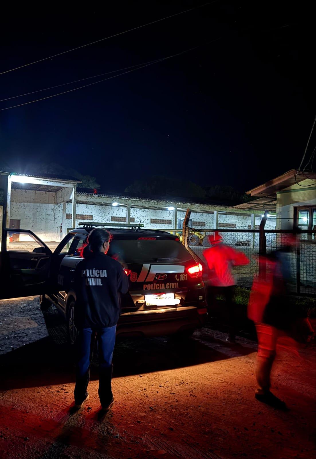Polícia Civil cumpre mandados de prisão temporária, busca e apreensão e medidas protetivas em investigação de estupro de vulnerável em Araranguá