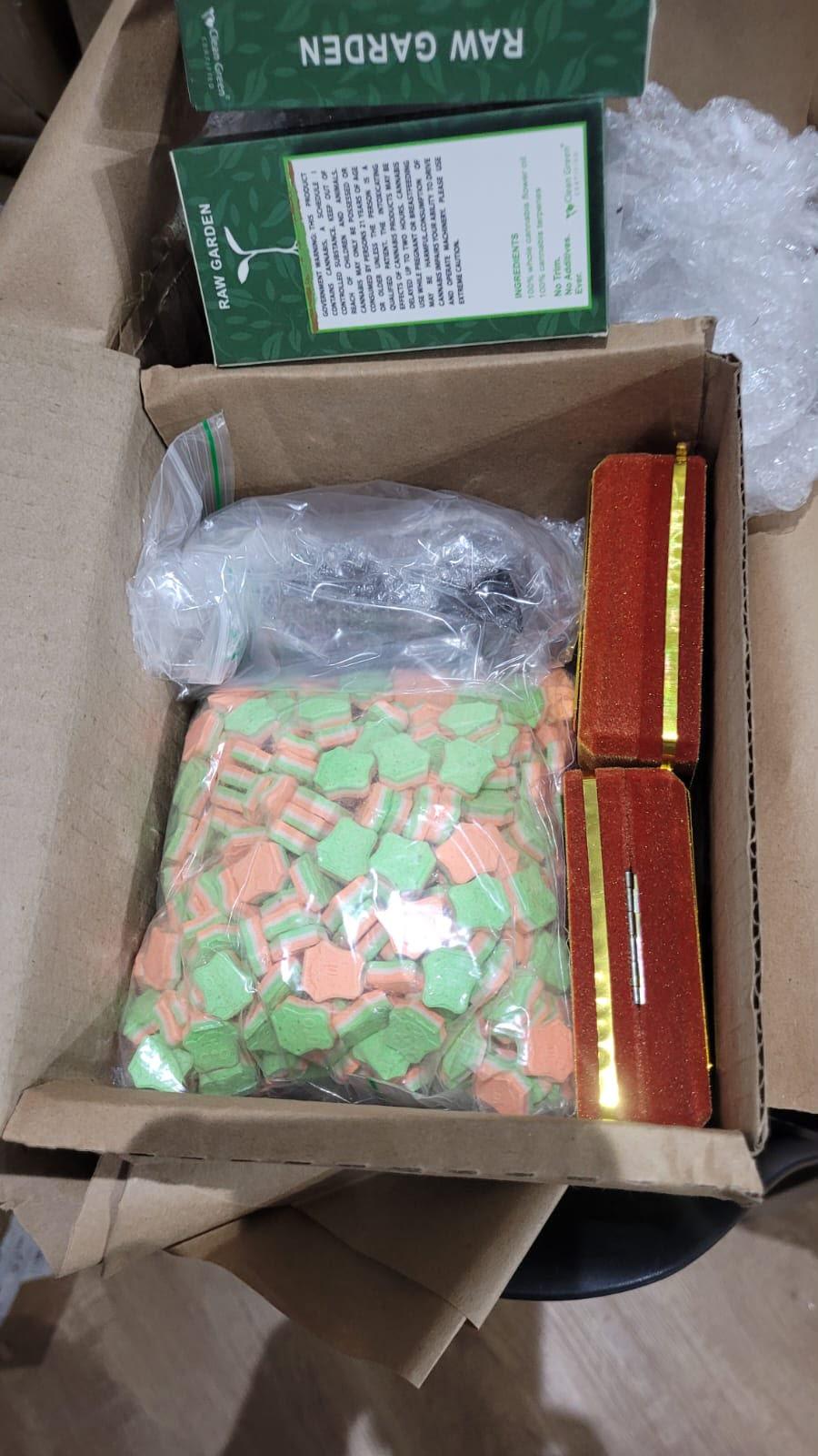 Polícia Civil prende em Florianópolis suspeita de enviar drogas via encomendas para todo o país
