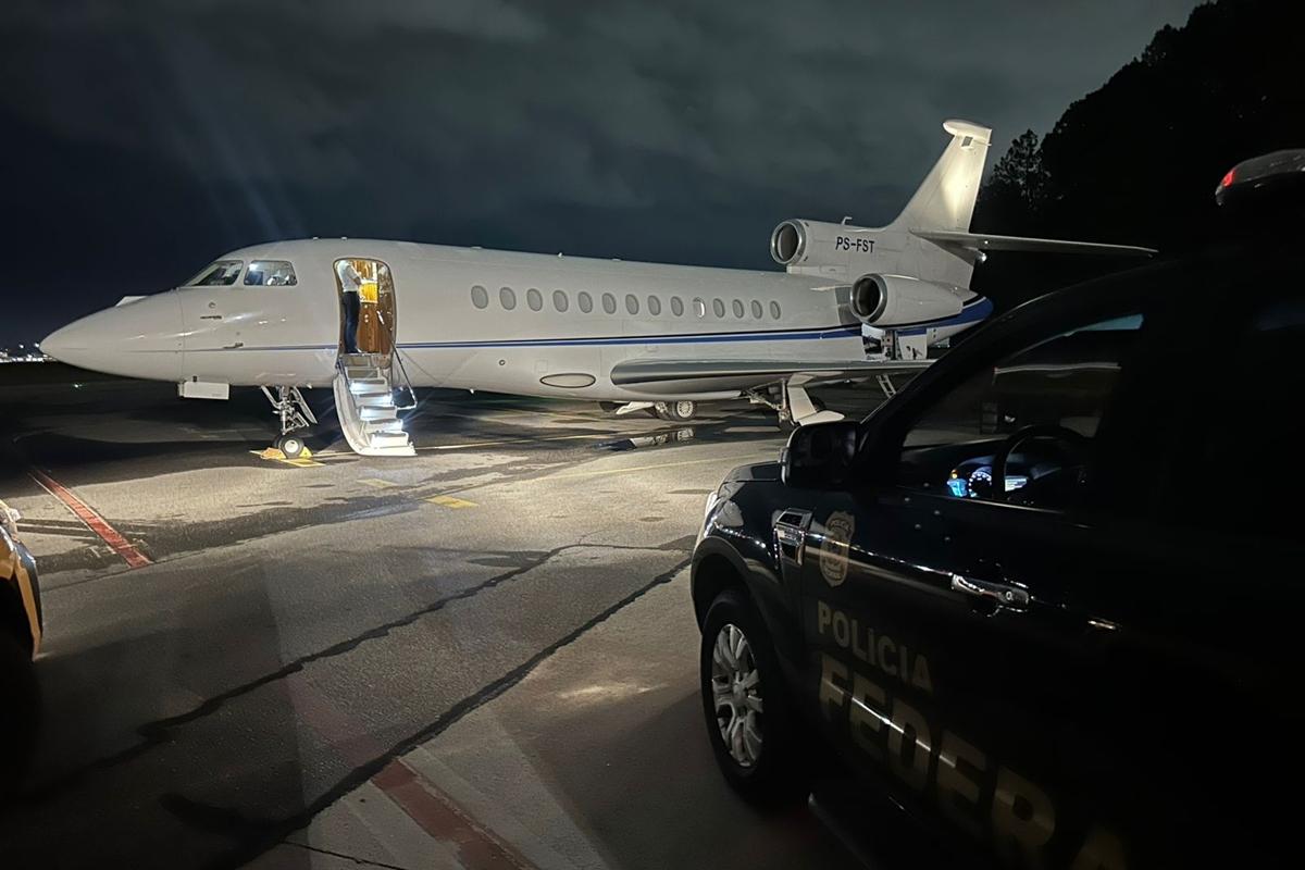 Avião de Vorcaro, avaliado em R$ 200 milhões, foi apreendido no pátio do Aeroporto de Guarulhos