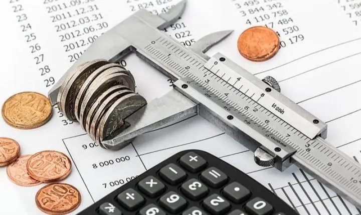 ABUSIVIDADE NA CONTRATAÇÃO DE JUROS REMUNERATÓRIOS