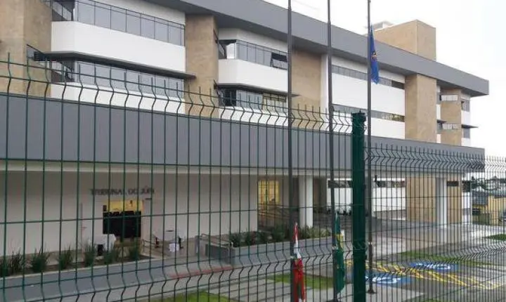 Acusado de homicídio, tentativa de feminicídio e lesão corporal é condenado a 51 anos de prisão em Canoinhas