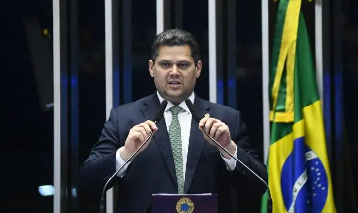 Alcolumbre reage ao PT e diz que não aceitará ameaças