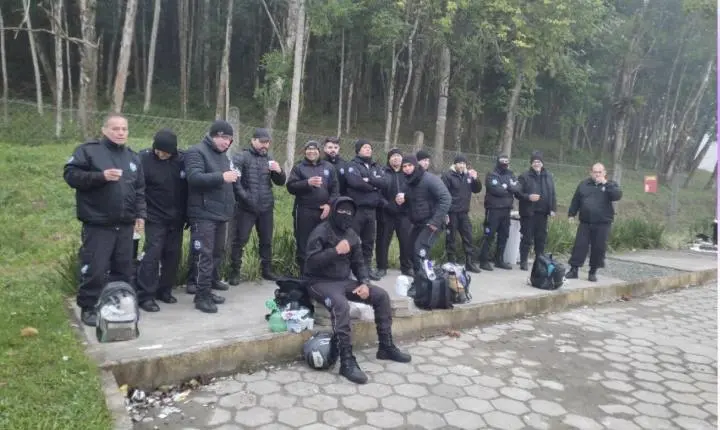Com salários atrasados vigilantes terceirizados da SEJURI/SC paralisam atividades