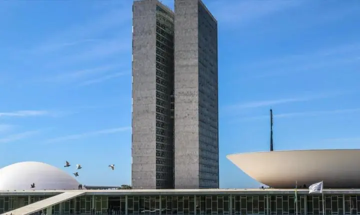 Congresso precisa analisar 96 vetos presidenciais