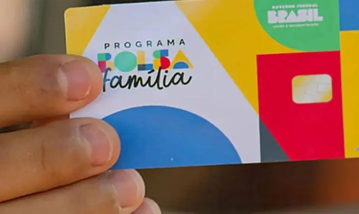 Governo Lula inventou e decretou aumento do Bolsa Família em 1 dia, apontam documentos internos