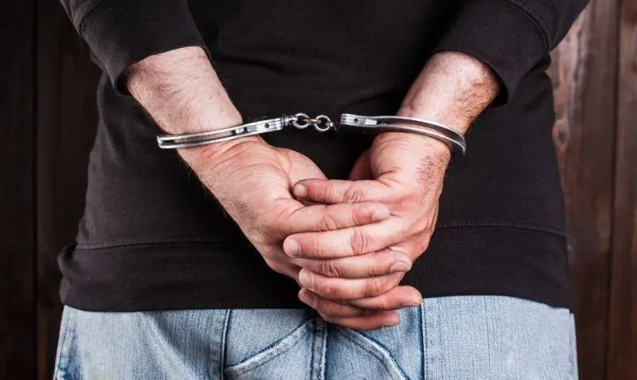 Homem denunciado pelo MPSC é condenado a mais de 41 anos de prisão por tortura de filhos e enteado
