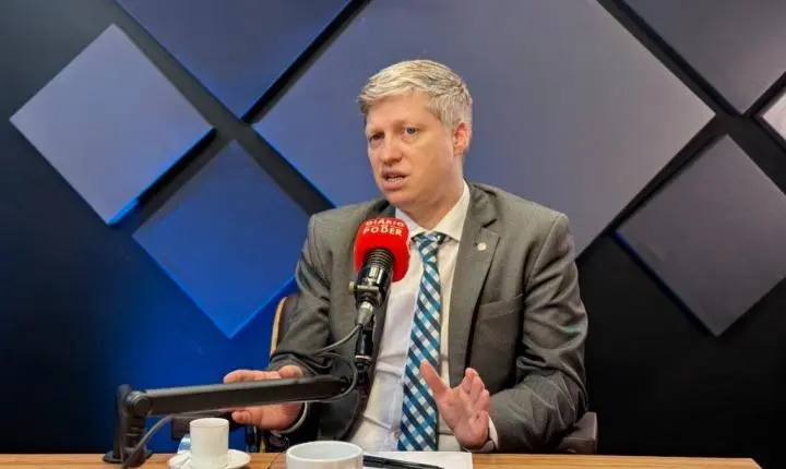 ‘Isso é coisa de ditadura’, diz Hattem sobre perseguição que forçou saída de Flávio do Brasil