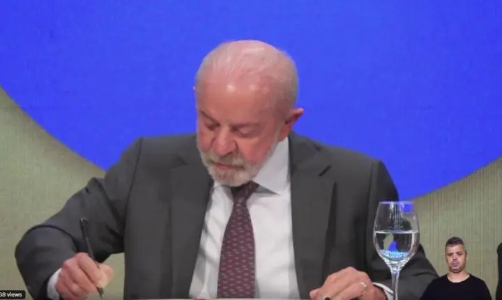 Lula diz que clubes de futebol “que se virem” após proibição de bets