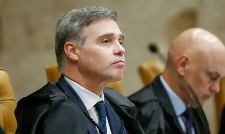 Mendonça expõe autoritarismo sob Lula, ao afastar diretor-geral da PF