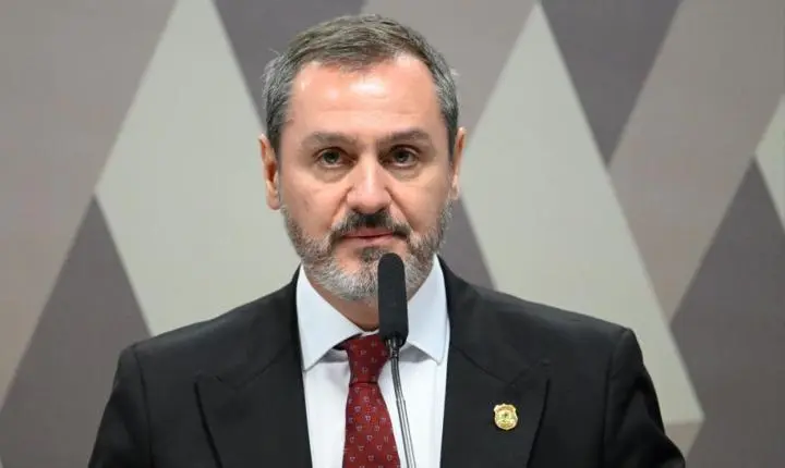 Mendonça questiona versão de Andrei e quer saber se delegados sofreram pressão